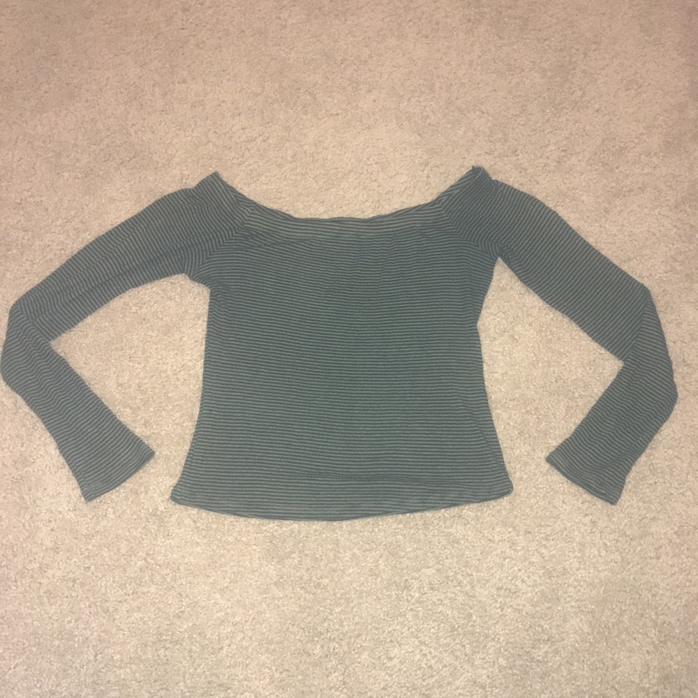 Long sleeve off the shoulder crop top